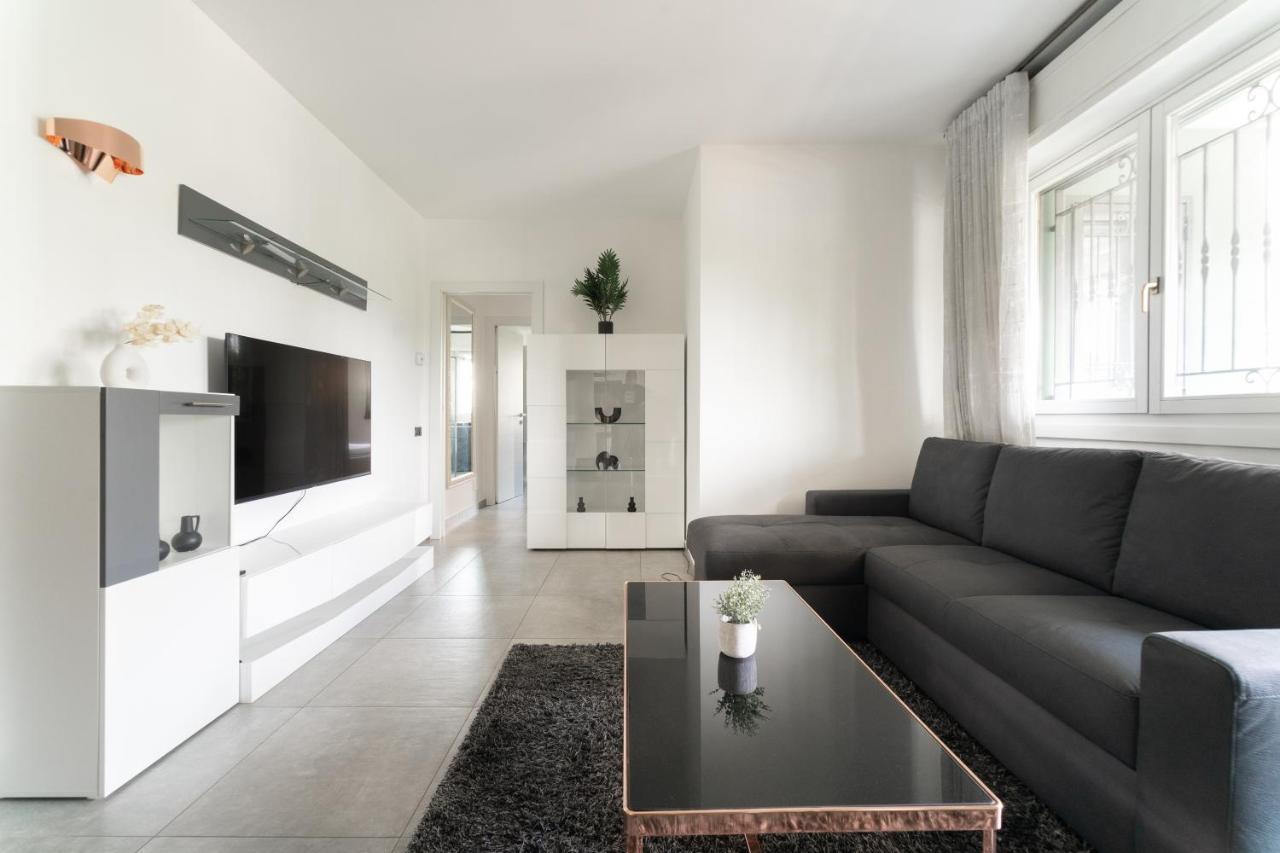 Oasis Luxury - A.C/Terrace/2Bedrooms بيرغامو المظهر الخارجي الصورة